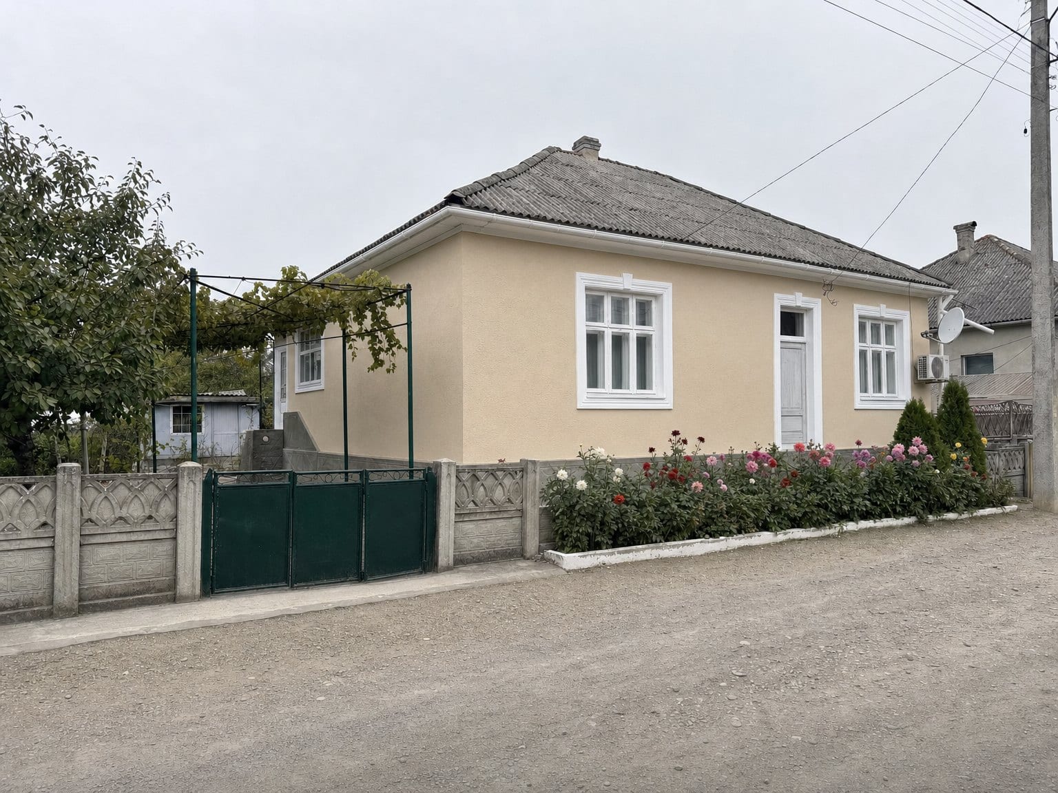 Ремонт и покраска фасада — после
